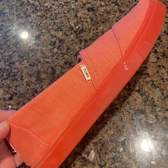 TOMS- coral shoes - Picture 3 of 5